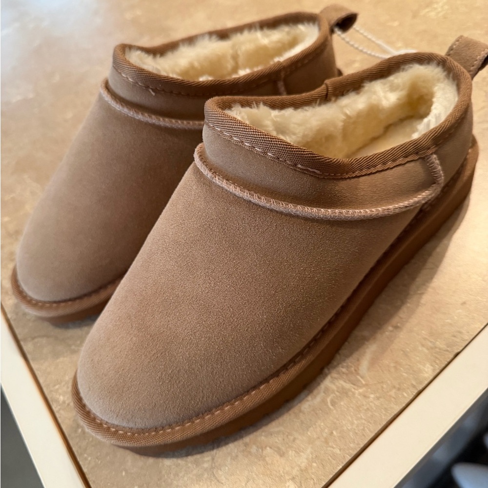 Cozy Shearling-Lined Slip-On Slippers in Chestnut